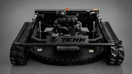 Tenk T-110 Maxi Beast robot kosilica - pogled sprijeda